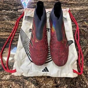 Year of the Snake Laceless Predator Cleats